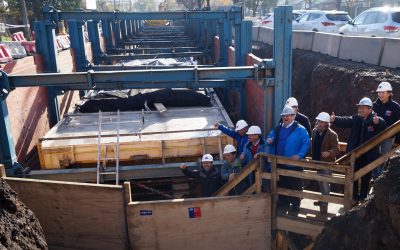 Ministro Undurraga inspecciona obras de nuevo colector en Chillán