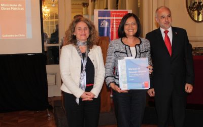 Ministra Loreto Silva encabeza lanzamiento del primer manual de “Drenaje Urbano” del país