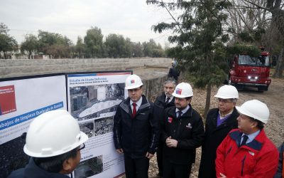 Ministro Undurraga inspecciona obras de limpieza de la Quebrada de Ramón en el marco del Plan de Invierno MOP 2015
