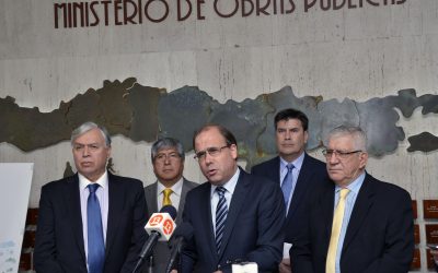Ministros de Obras Públicas y Agricultura entregaron panorama de la situación hídrica del país