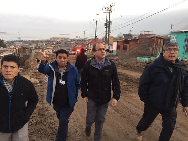 foto-ministro-undurraga-en-tocopilla