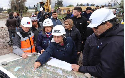 Ministra MOP visita sector La Manresa y anuncia que mañana comienzan nuevos trabajos en el Río Maipo