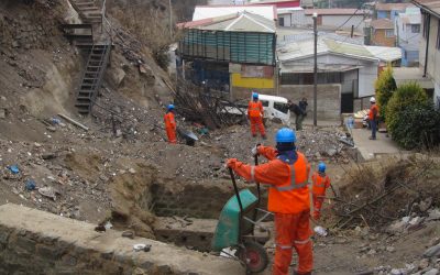 MOP inicia nuevos trabajos de limpieza en quebradas afectadas por incendio en Valparaíso